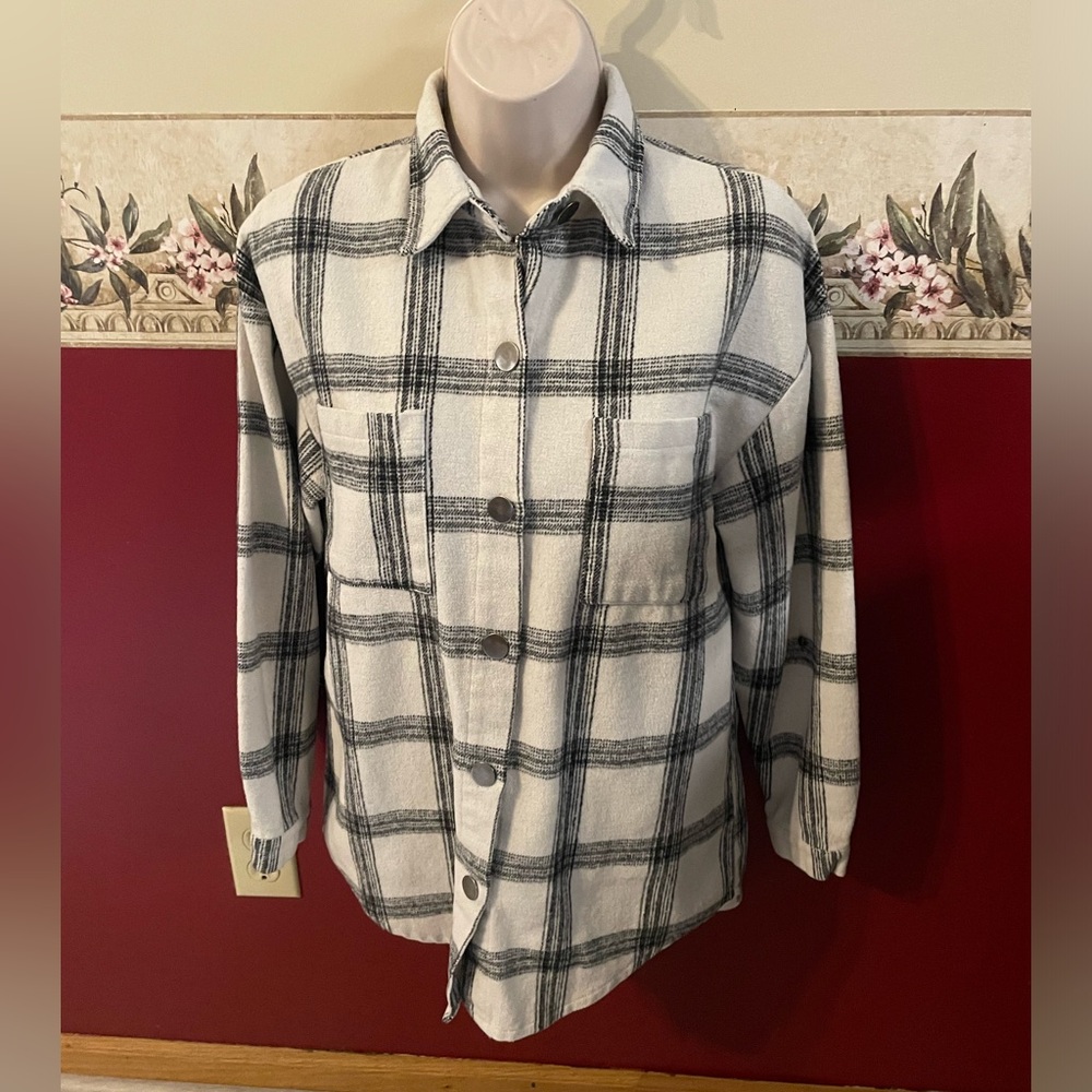 Black & White Plaid Button-Up Jacket